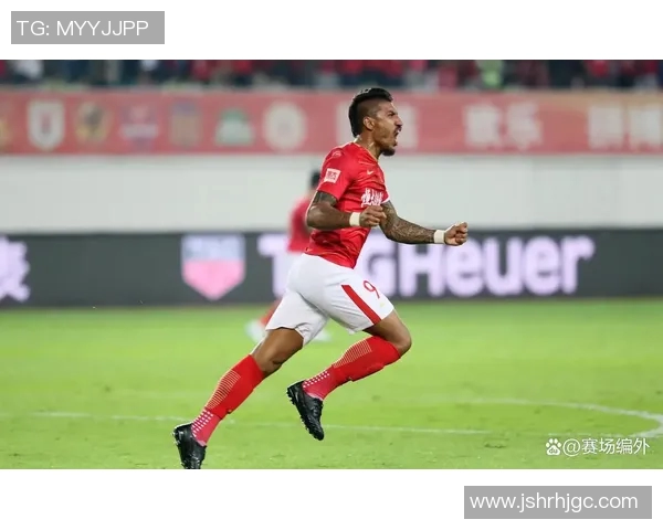 11号足球明星宣布退役引发球迷热议与怀念回顾辉煌职业生涯的点滴瞬间