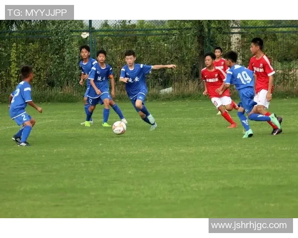 最强组合足球明星集结赛揭幕谁将成为绿茵场上的传奇英雄 最强组合足球明星集结赛揭幕谁将成为绿茵场上的传奇英雄