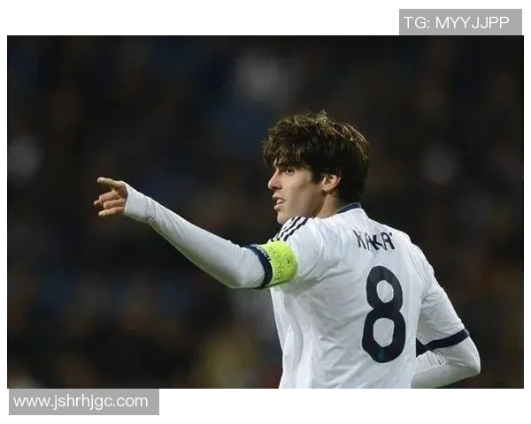 足球明星卡卡的真实姓名揭秘及其背后的故事分析