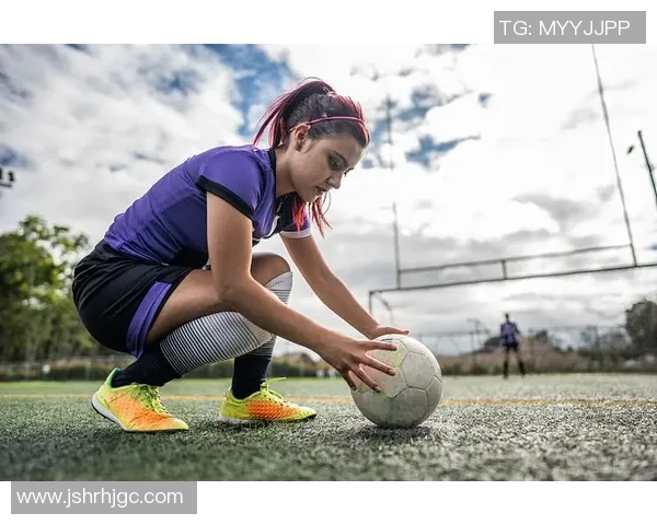 足球明星罚球记录全解析揭示顶级球员的罚球技巧与历史成就 足球明星罚球记录全解析揭示顶级球员的罚球技巧与历史成就