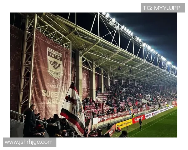 可口可乐足球明星卡带你领略球场激情与明星风采的完美结合