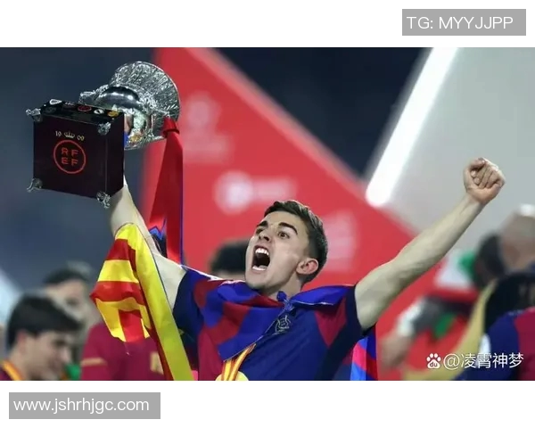 璀璨星光闪耀绿茵场世界足球明星红色壁纸尽显魅力与激情