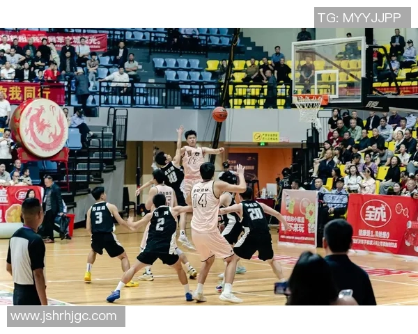 篮球明星展现帅气姿势的精彩瞬间与魅力风采合集